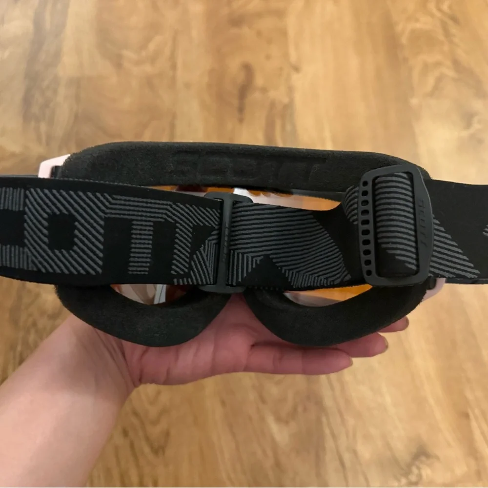 Ski goggles new in box